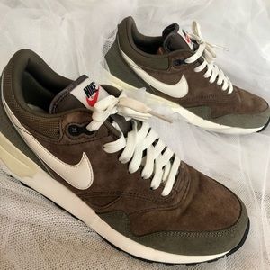 NIKE AIR ODYSSEY OLIVE GREEN M7 W9